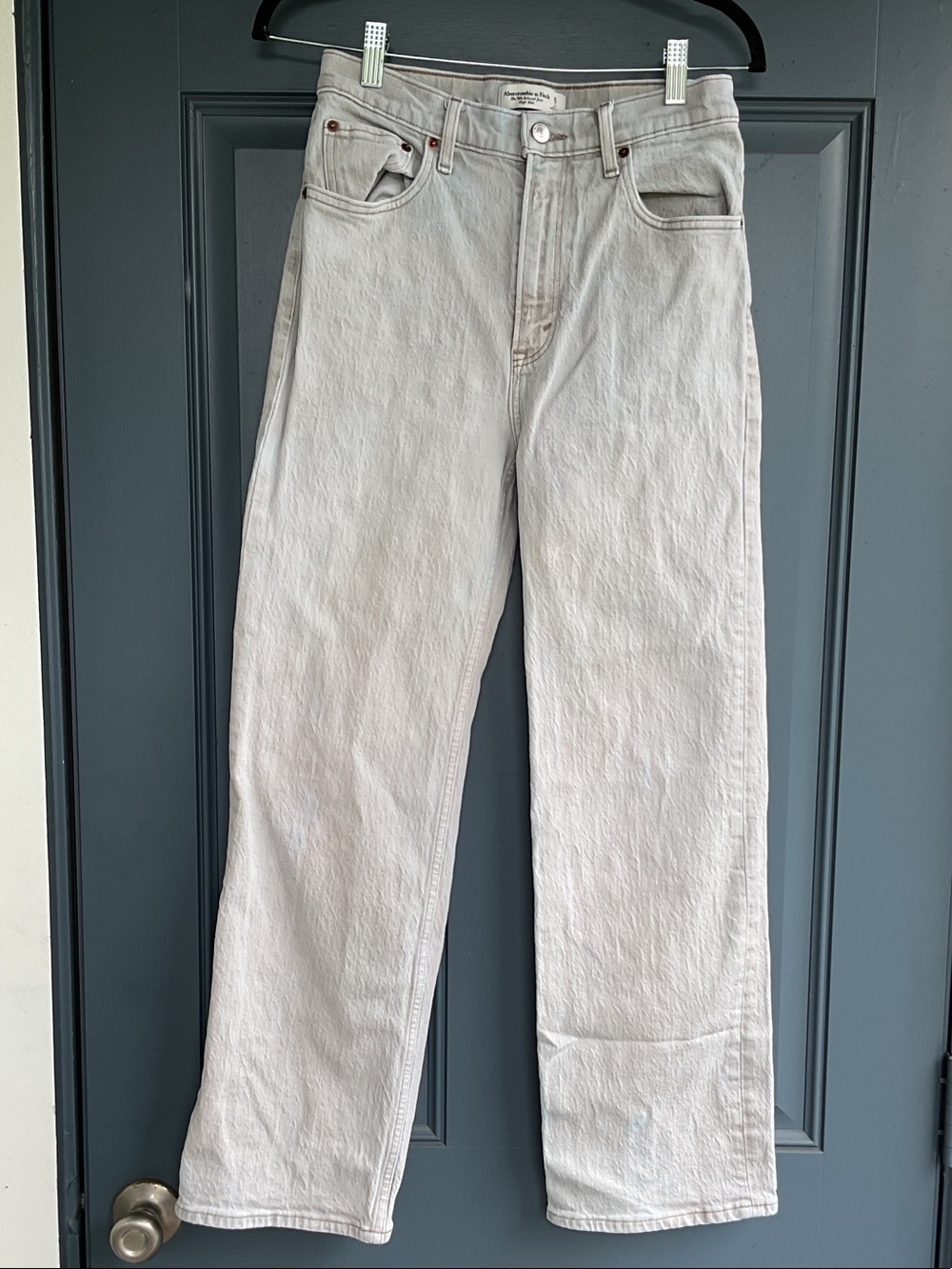 Abercrombie & Fitch Light Gray Straight-Leg Jeans, Size 2